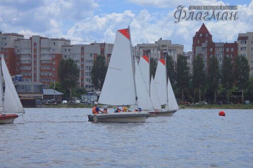Парусная практика в детском клубе «Флагман»